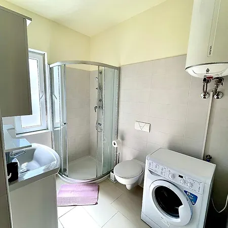 Luna Apartment *